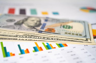 Amerikan doları grafiksel tablo kağıdına para yatırıyor. Finansal kalkınma, Bankacılık Hesabı, İstatistik, Yatırım Analitik Araştırma Veri Ekonomisi, Ticaret, Ticaret Şirketi Konsepti.