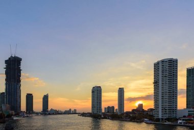 Asiatique Riverfront Cityscape popüler ve ünlü banın olduğunu