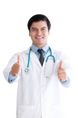 Beyaz arka planda izole edilmiş kıdemli bir doktor..