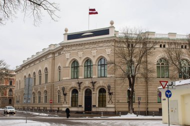 18.02.2018. Riga, Letonya. Latvijas Banka Binası. Latvijas Banka Letonya Merkez Bankası bağımsız bir kurum ve Eurosystem bir katılımcı olduğunu.