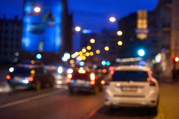Hintergrund Verschwommen Unscharf Bokeh Nachtbeleuchtung Von Ampeln Und Fahrzeugen Defokussiert — Stockfoto