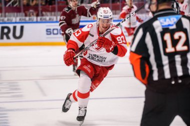Riga, Letonya. 14 Kasım 2019. Alexander Khokhlachyov, Kontinental Hokey Ligi (Khl) 2019 / 2020 sezonunda, Dinamo Riga Moskova Spartak 'a karşı