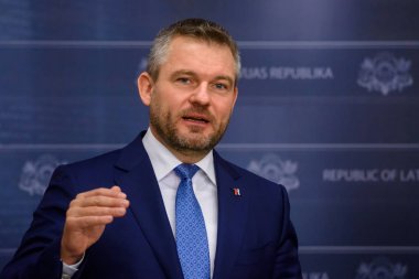 Riga, Letonya. 29 Kasım 2019. Slovakya Başbakanı Peter Pellegrini (L) Slovakya Başbakanı Krisjanis Karins (R) ve Letonya Başbakanı Peter Pellegrini 'nin düzenlediği basın toplantısında. Bakanlar Kurulu, Letonya.