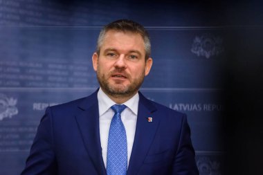 Riga, Letonya. 29 Kasım 2019. Slovakya Başbakanı Peter Pellegrini (L) Slovakya Başbakanı Krisjanis Karins (R) ve Letonya Başbakanı Peter Pellegrini 'nin düzenlediği basın toplantısında. Bakanlar Kurulu, Letonya.