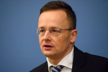 Riga, Letonya. 10 Ocak 2020. Peter Szijarto, Peter Szijarto 'nun uyuşturucu basın toplantısı, Macaristan Dışişleri Bakanı ve Edgars Rinkeviç, Letonya Dışişleri Bakanı.