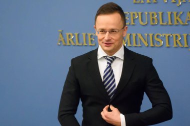 Riga, Letonya. 10 Ocak 2020. Peter Szijarto, Peter Szijarto 'nun uyuşturucu basın toplantısı, Macaristan Dışişleri Bakanı ve Edgars Rinkeviç, Letonya Dışişleri Bakanı.