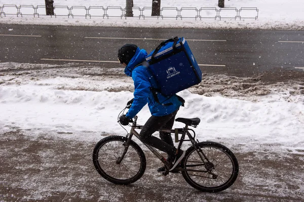 Riga Latvia 12Th March 2019 Courier Wolt Company Rides Bicycle — 스톡 사진