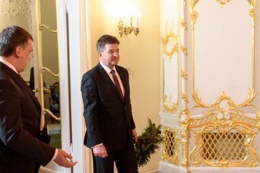 Riga, Letonya. 31 Ocak 2020. Letonya Parlamentosu Başkanı Inara Murniece ile yaptığı görüşmede, Slovakya Dışişleri ve Avrupa İşleri Bakanı Miroslav Lajcak.