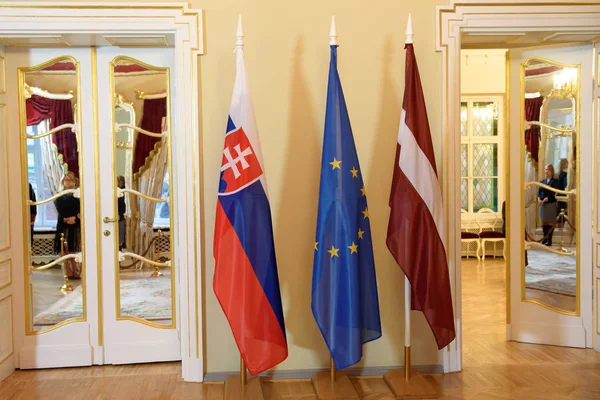 Ρίγα Λετονία Ιανουαρίου 2020 Σημαίες Της Σλοβακίας Της Ευρωπαϊκής Ένωσης — Φωτογραφία Αρχείου