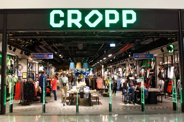 Riga Latvia Abril 2019 Logo Empresa Cropp Tienda Cropp Marca — Foto de Stock