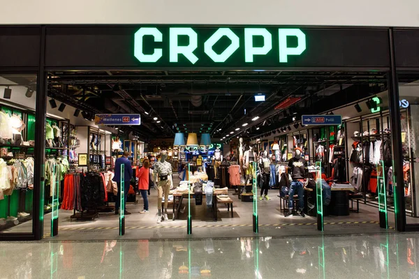 Riga Latvia Abril 2019 Logo Empresa Cropp Tienda Cropp Marca —  Fotos de Stock