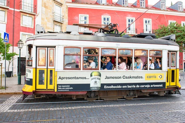 Lissabon Portugal Mai 2017 Straßenbahn Auf Der Straße Von Lissabon — Stockfoto