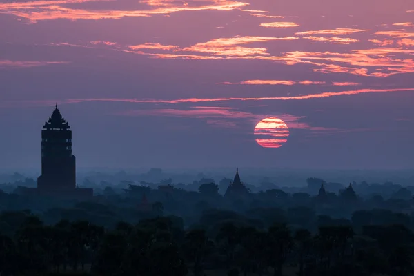 Bagan temples sunrise, Myanmar — Stock Photo, Image