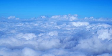 Büyük bulutlar arka plan