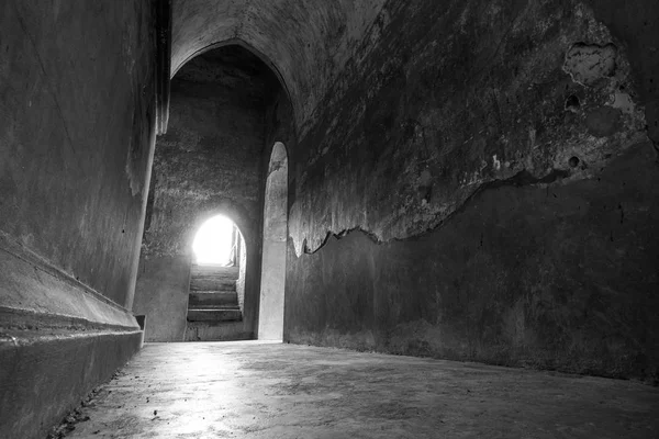 Tempio delle porte a Bagan, Myanmar — Foto Stock