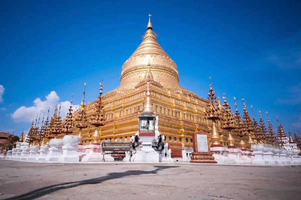 Pagode de Shwezigon em Mianmar — Fotografia de Stock