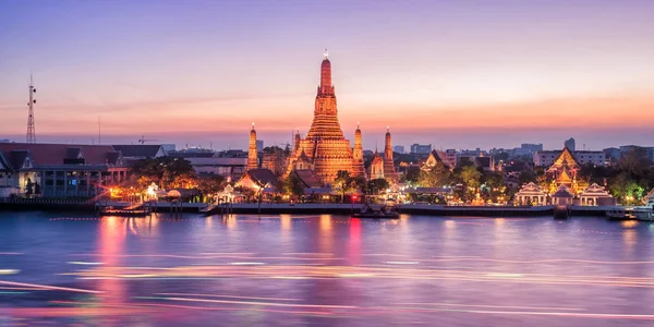 Wat Arun nacht weergave tempel in bangkok, Thailand — Stockfoto