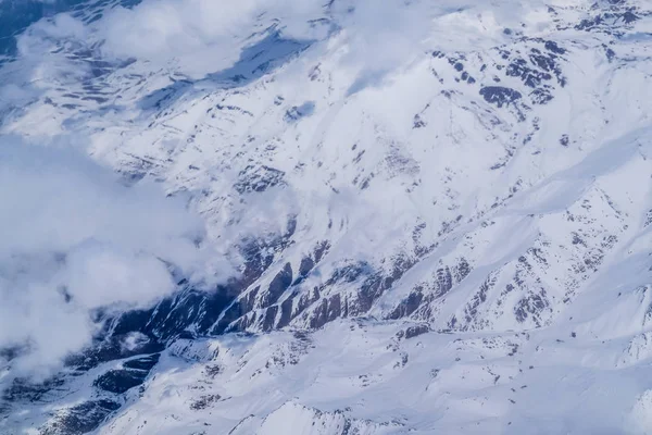Krajina, hory. pohled z letadla windo — Stock fotografie