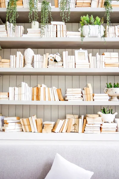 Vintage Room-eski kitap okuma