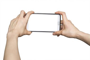 Boş ekran ile mobil akıllı telefon tutan el. İzole 