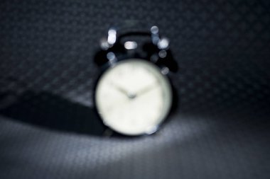 Retro çalar saat ile bulanıklık odak sabah 