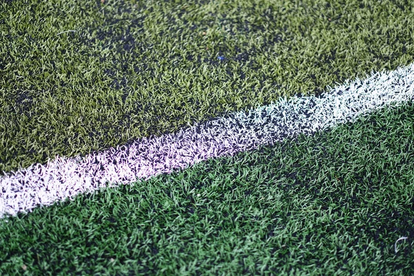 サッカー フィールドの緑の草のコナー — ストック写真