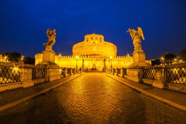 Aziz Angelo Kalesi, Castel Sa Hadrian Mozolesi görünümünü