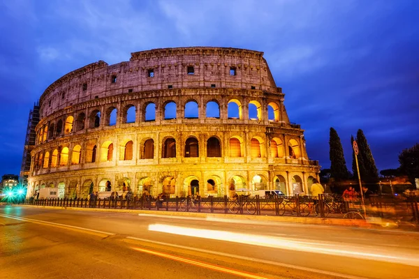 Colosseo, Roma, Italia. Veduta crepuscolare di Colosseo a Roma — Foto Stock