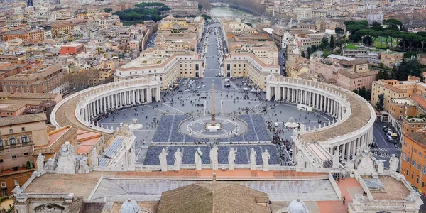 梵蒂冈市，梵蒂冈-2015 年 3 月 25 日： 圣伯多禄广场-是 — 图库照片