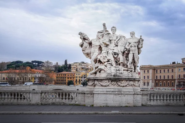 Passerella con busti — Foto Stock