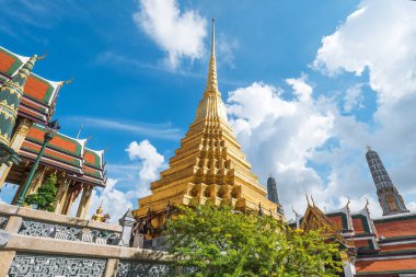 Wat Phra Kaew (Emerald Buda) gün ışığı görünümü Tayland