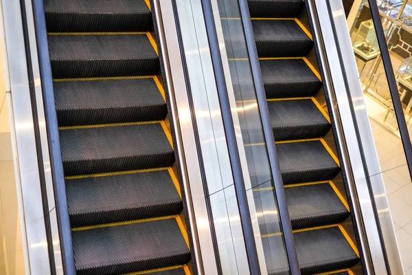 Yürüyen merdiven kadar yakın ve detay — Stok fotoğraf