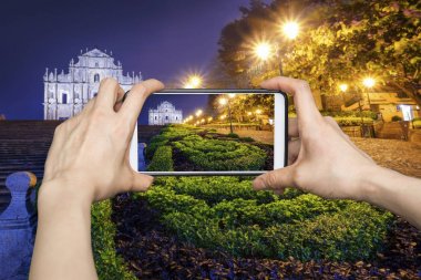 Mobil akıllı telefon içinde kalıntıları St Paul's, Ma fotoğraf çekmek