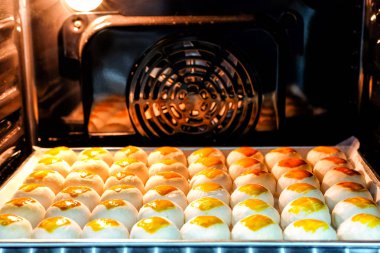 Çin ay kek fırında pişmiş olan.