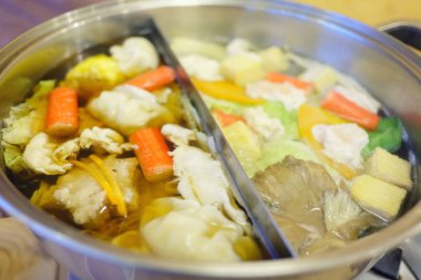 Ahşap adam üzerinde Çift Kişilik lezzet güveç