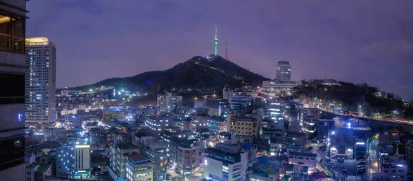 서울의 도시 야경 사진 과 남코 르의 명산 서울 타워 — 스톡 사진