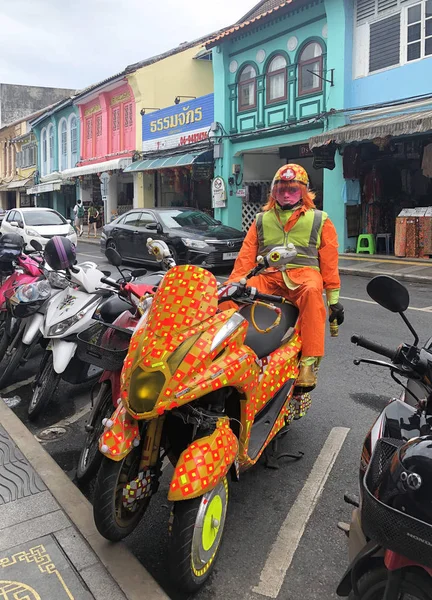 Phuket Tailandia 30 de mayo de 2018: Colorida seguridad de robots en Phuket —  Fotos de Stock