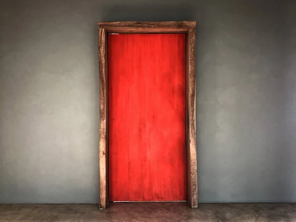 Eski kırmızı ahşap kapı — Stok fotoğraf