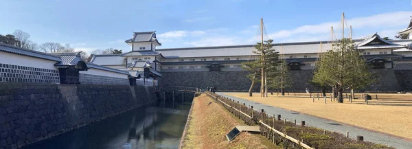 Панорамный вид на замок Канадзава в Японии — стоковое фото