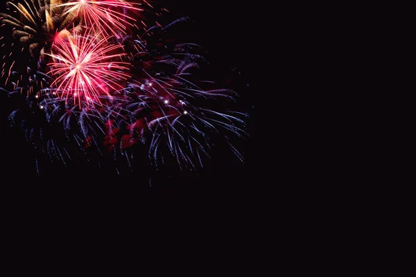 Buntes Feuerwerk Nachthimmel Silvesterfeuerwerk Abstraktes Feuerwerk Isoliert Auf Schwarzem Hintergrund — Stockfoto