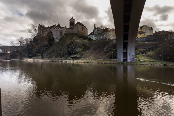 Pohled Město Loket Středověkým Královským Hradem Karlových Varů — Stock fotografie