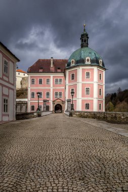Çek Cumhuriyeti 'nin Becov nad Teplou kentindeki Barok Şatosu ve Gotik Şato