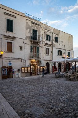 Güzel resimli eski balıkçı kasabası Vieste, Gargano yarımadası, Apulia bölgesi, Güney İtalya