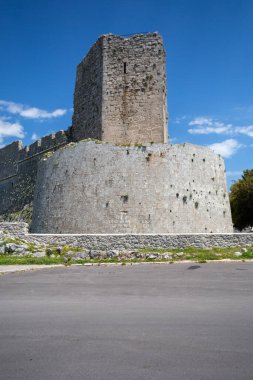 Monte Sant'Angelo'da manzara, Foggia eyaletinin antik köyü, Apulia (Puglia), İtalya.