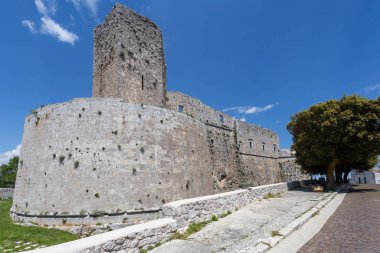 Monte Sant'Angelo'da manzara, Foggia eyaletinin antik köyü, Apulia (Puglia), İtalya.