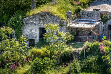 Monte Sant'Angelo'da manzara, Foggia eyaletinin antik köyü, Apulia (Puglia), İtalya.