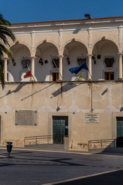 Manfredonia, Apulia bölgesinde bir Akdeniz liman kenti. Gargano Yarımadası, Gargano Ulusal Parkı 'nın bir parçasıdır.