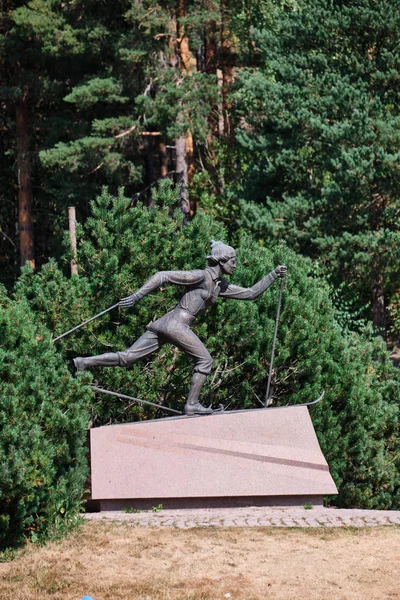 Siiri Rantanen Statue im Lahti Sports Center, Bildhauer Toivo Pelkonen 1997. — Stockfoto