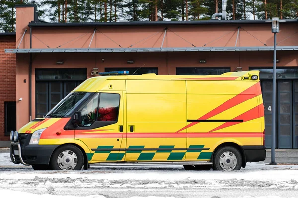 Ambulans Arabası Kurtarma Bölümünden Hareket Ediyor — Stok fotoğraf