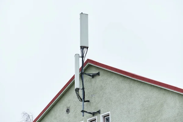 Torre Telecomunicações Rede Telefonia Celular Telhado Edifício — Fotografia de Stock